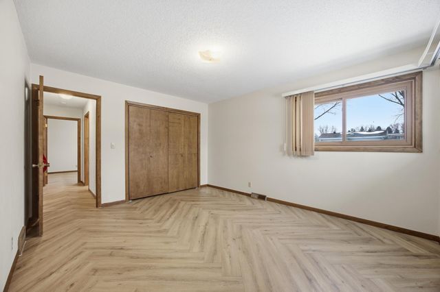 2201 15th Street S, Fargo, ND 58103