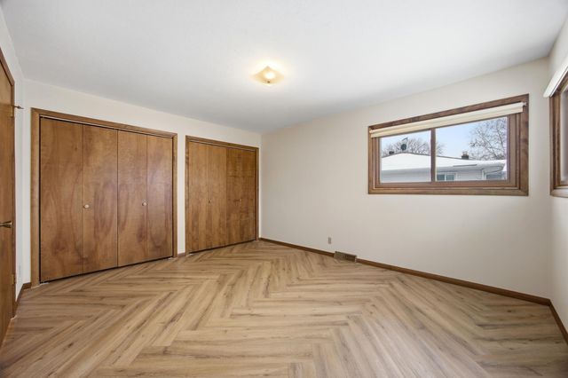 2201 15th Street S, Fargo, ND 58103