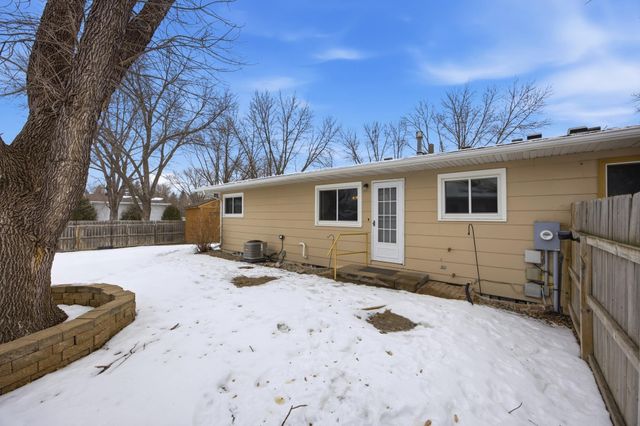 2201 15th Street S, Fargo, ND 58103