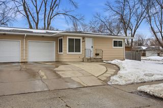 2201 15th Street S, Fargo, ND 58103