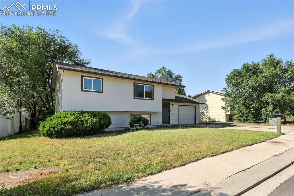 7033 Sequoyah Way, Colorado Springs, CO 80915