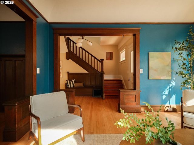 3915 Se MAIN St, Portland, OR 97214