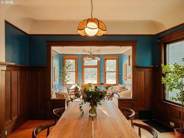 3915 Se MAIN St, Portland, OR 97214