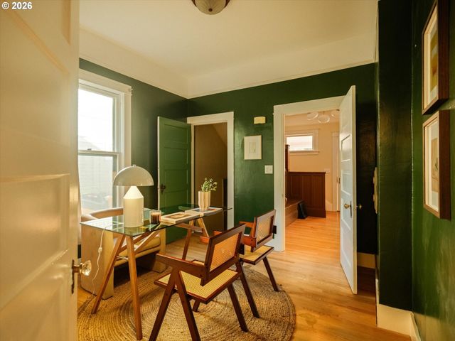 3915 Se MAIN St, Portland, OR 97214