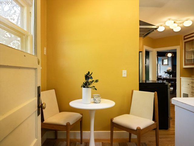 3915 Se MAIN St, Portland, OR 97214