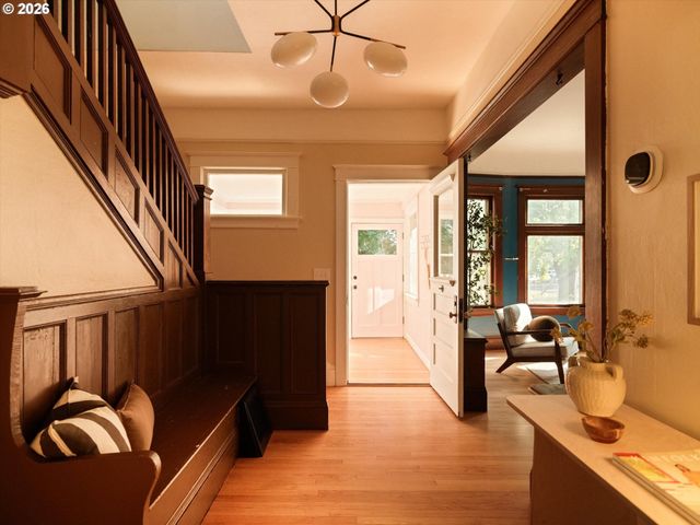 3915 Se MAIN St, Portland, OR 97214