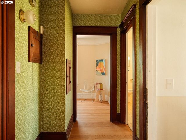 3915 Se MAIN St, Portland, OR 97214