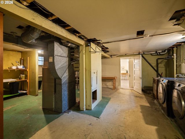 3915 Se MAIN St, Portland, OR 97214