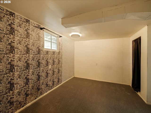 3915 Se MAIN St, Portland, OR 97214