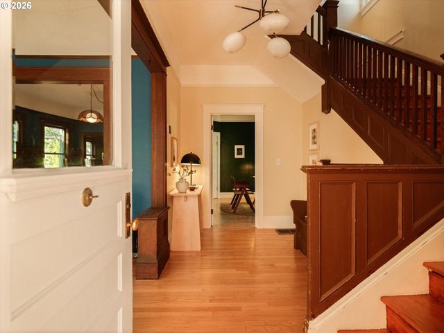 3915 Se MAIN St, Portland, OR 97214