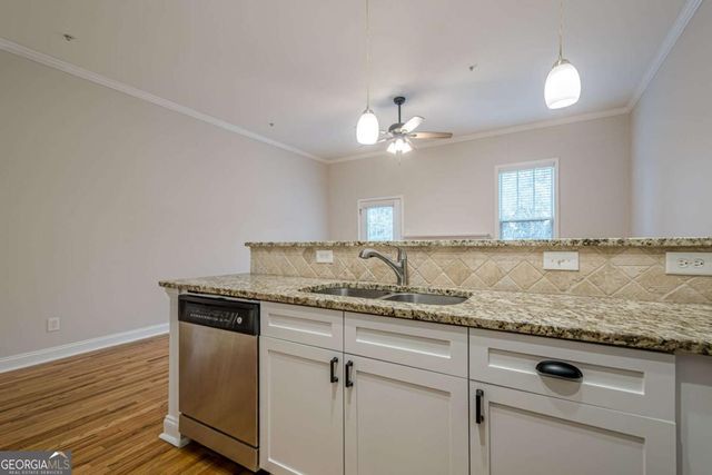 1949 Sterling Oaks Circle NE 13, Atlanta, GA 30319