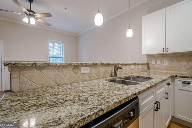 1949 Sterling Oaks Circle NE 13, Atlanta, GA 30319