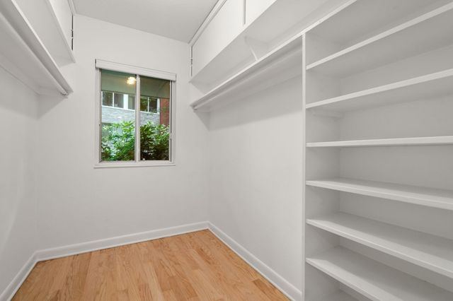 18 Chestnut Pl 18, Brookline, MA 02445