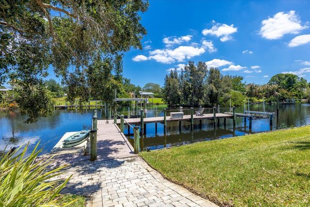851 SW Pine Tree Lane, Palm City, FL 34990