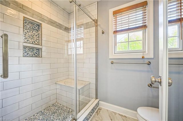 581 Hunts Pointe DR, Virginia Beach, VA 23464