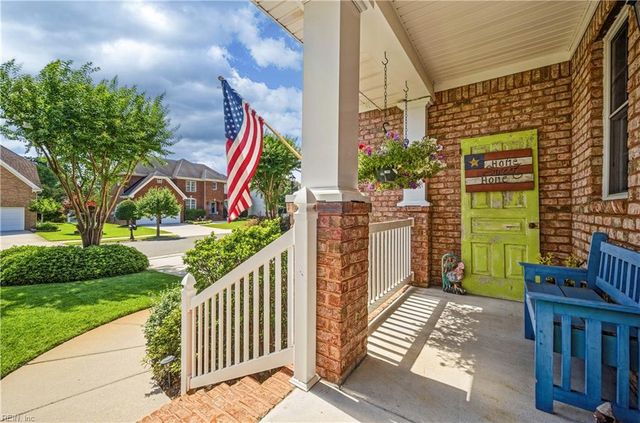 581 Hunts Pointe DR, Virginia Beach, VA 23464
