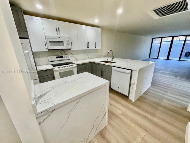 11279 NW 15th Ct 1, Pembroke Pines, FL 33026