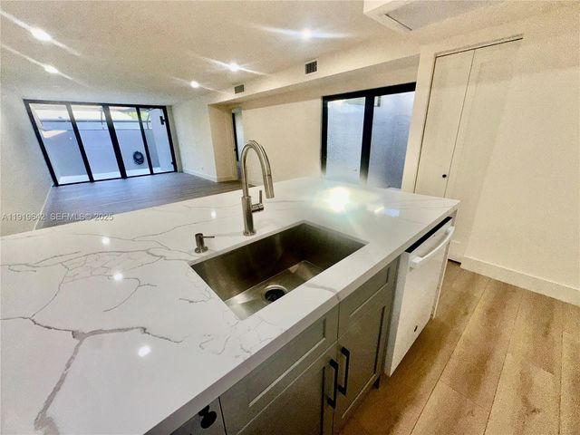 11279 NW 15th Ct 1, Pembroke Pines, FL 33026