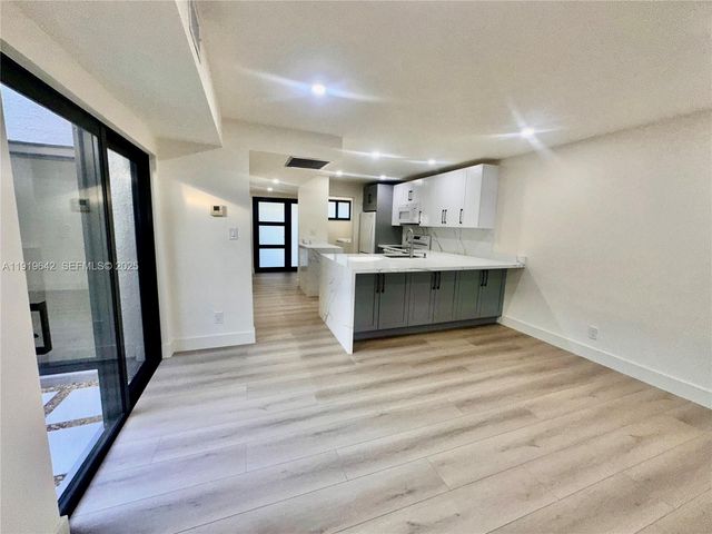 11279 NW 15th Ct 1, Pembroke Pines, FL 33026