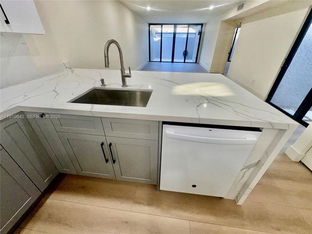 11279 NW 15th Ct 1, Pembroke Pines, FL 33026