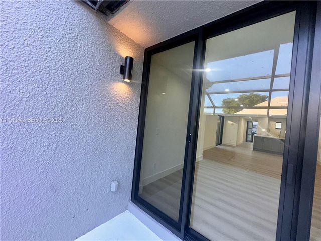 11279 NW 15th Ct 1, Pembroke Pines, FL 33026