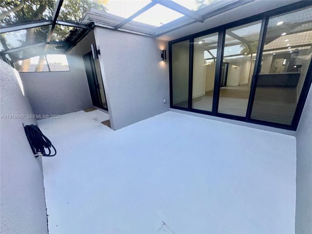 11279 NW 15th Ct 1, Pembroke Pines, FL 33026