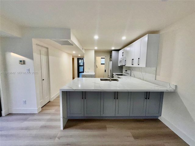 11279 NW 15th Ct 1, Pembroke Pines, FL 33026