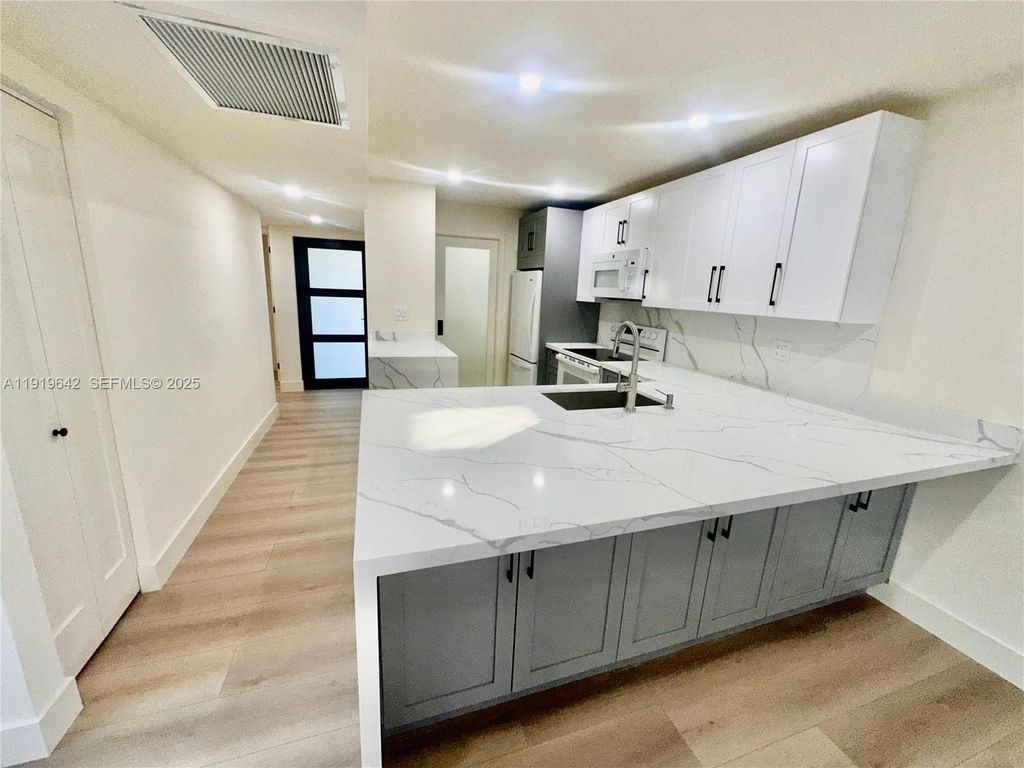 11279 NW 15th Ct 1, Pembroke Pines, FL 33026