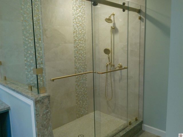 1105 Lakeview Dr, Paducah, KY 42003