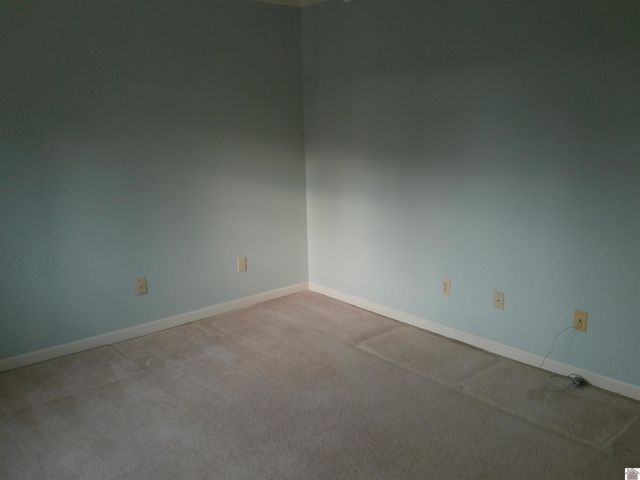 1105 Lakeview Dr, Paducah, KY 42003