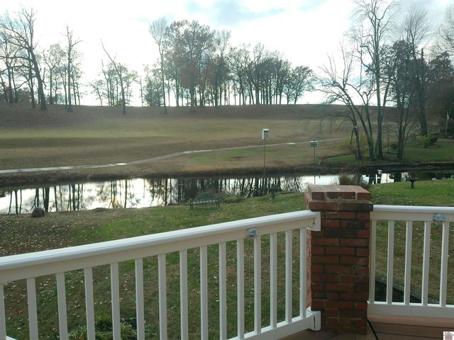 1105 Lakeview Dr, Paducah, KY 42003