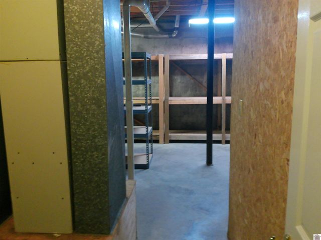 1105 Lakeview Dr, Paducah, KY 42003