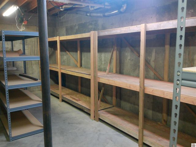 1105 Lakeview Dr, Paducah, KY 42003