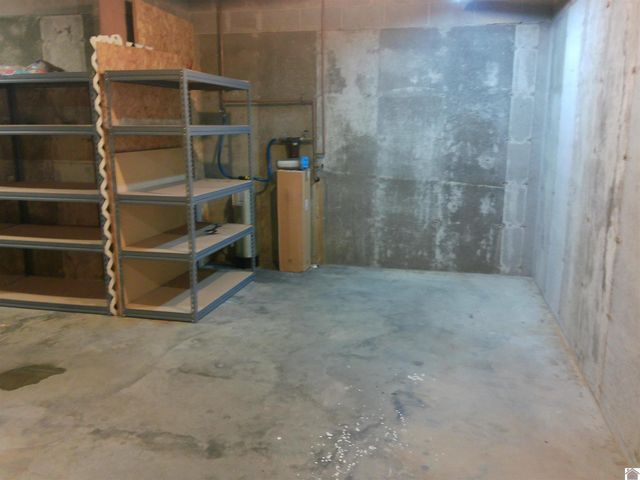 1105 Lakeview Dr, Paducah, KY 42003