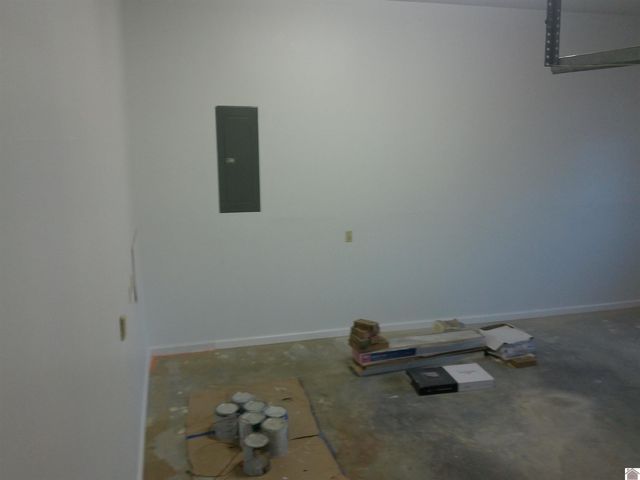 1105 Lakeview Dr, Paducah, KY 42003