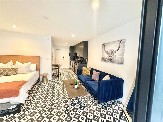 201 Academy DR 203, Austin, TX 78704