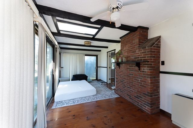 37 Maple Ave, Woburn, MA 01801