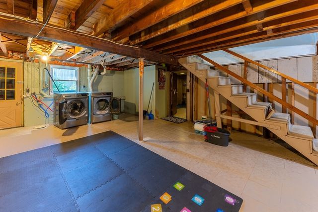 37 Maple Ave, Woburn, MA 01801