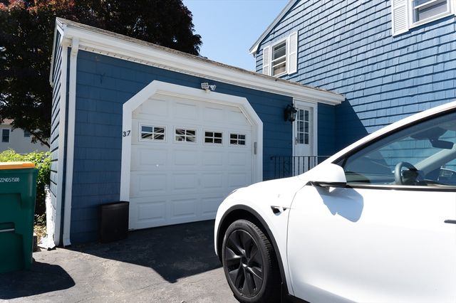 37 Maple Ave, Woburn, MA 01801