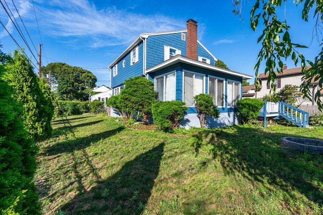 37 Maple Ave, Woburn, MA 01801