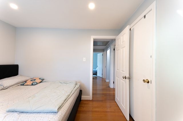 37 Maple Ave, Woburn, MA 01801