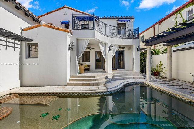 5860 Pine Tree Dr, Miami Beach, FL 33140