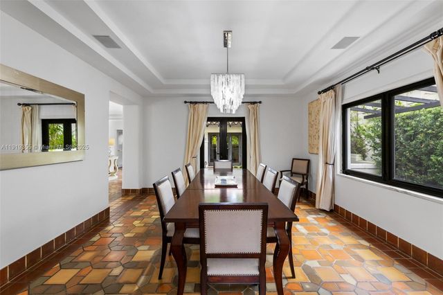 5860 Pine Tree Dr, Miami Beach, FL 33140