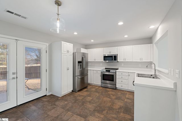 12 Woolridge Way, Greer, SC 29650