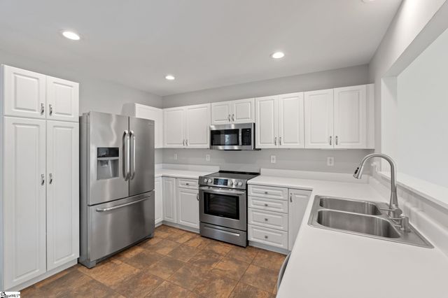 12 Woolridge Way, Greer, SC 29650