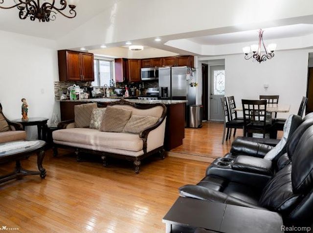 3650 Veronica Drive, Sterling Heights, MI 48310