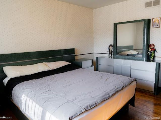 3650 Veronica Drive, Sterling Heights, MI 48310