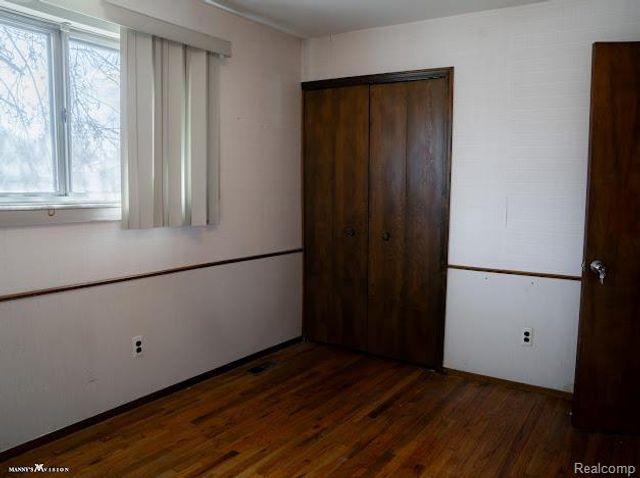 3650 Veronica Drive, Sterling Heights, MI 48310