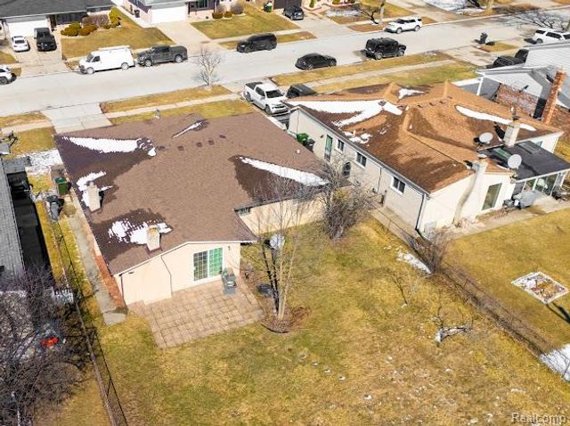 3650 Veronica Drive, Sterling Heights, MI 48310