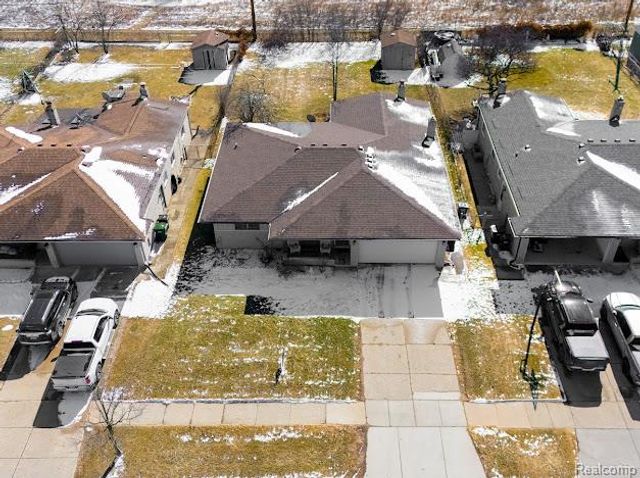 3650 Veronica Drive, Sterling Heights, MI 48310